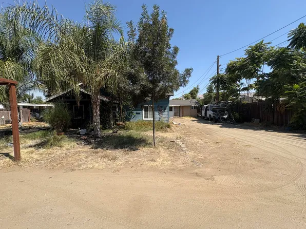 1704 E Springville Avenue, Porterville, CA 93257