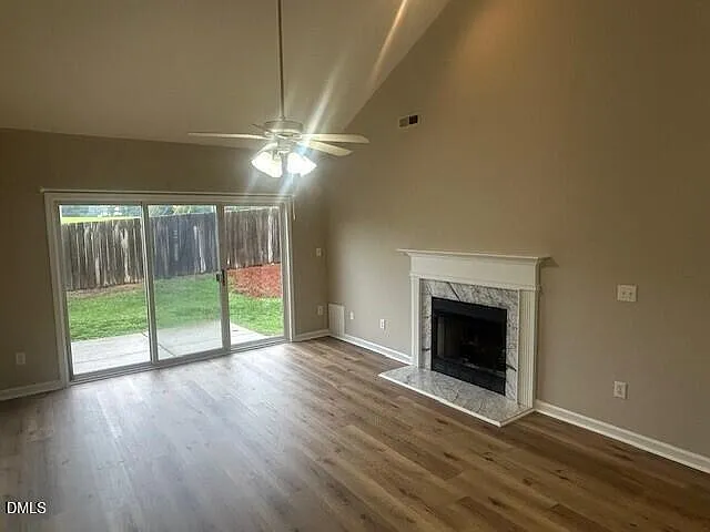 2 bed, 2.0 bath, 1262 sqft, $1,545 — Photo 3