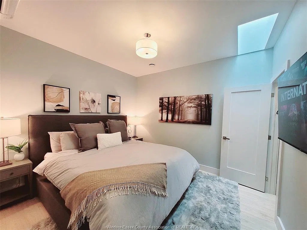 Building Photo - 477 Pelissier St #12