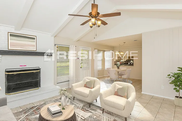 2125 Rockmoor Dr — Photo 5