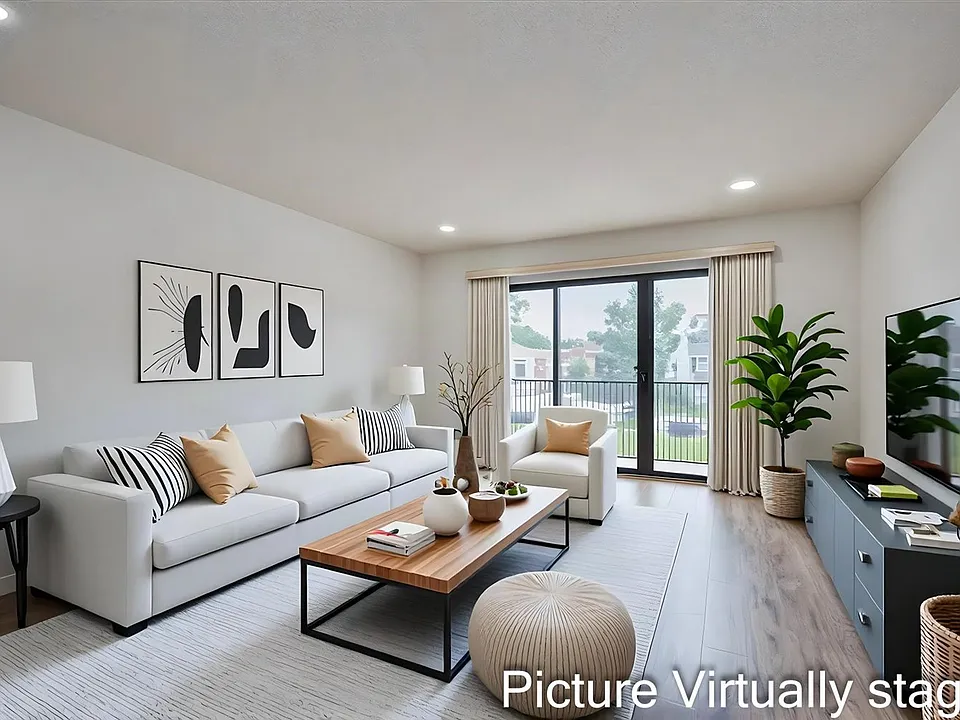 349 Lancaster Ct