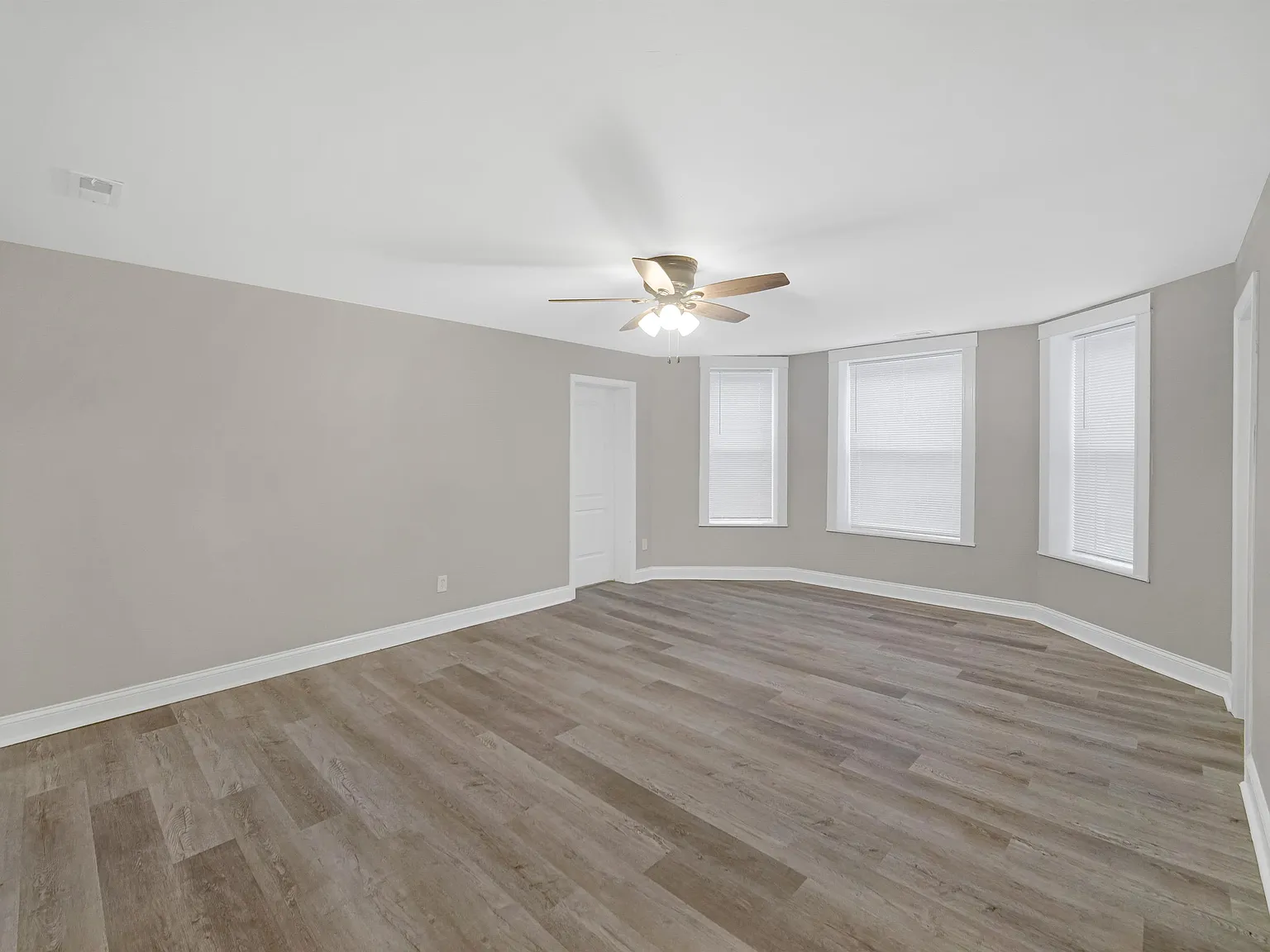 215 East Street - 3 — Photo 4