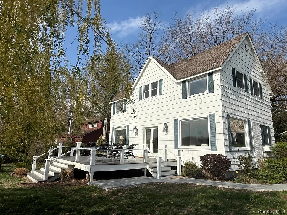 329 Centre Island Rd
