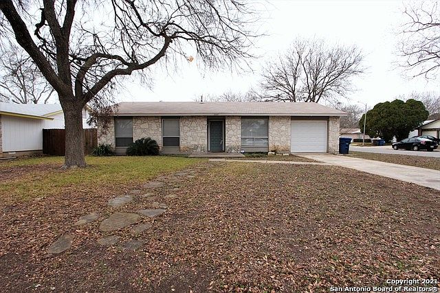 1st image of 5947 Cliff Rock Dr