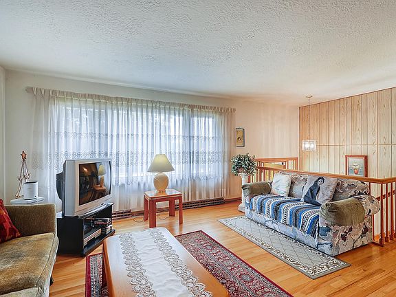 5th image of 545 Mary Jane Ln