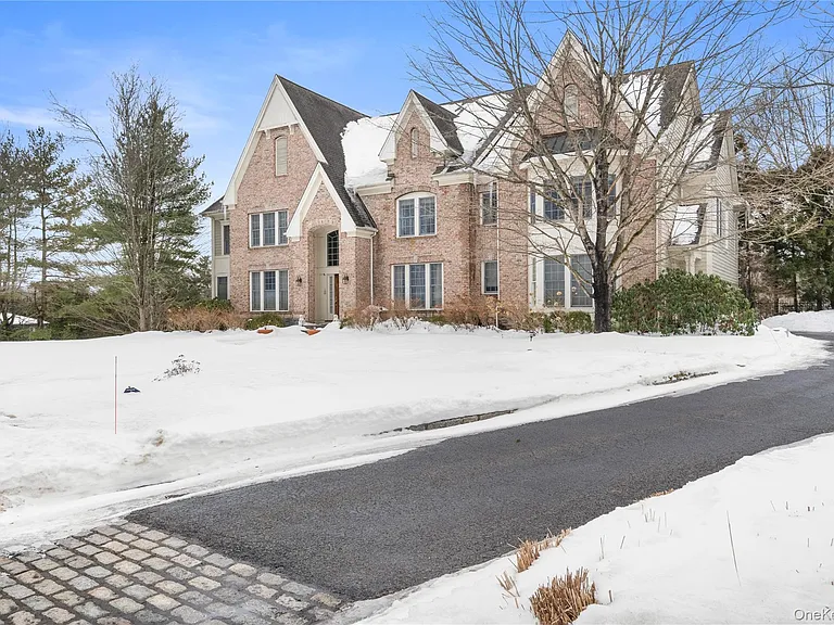 1 Augusta Ct — Photo 36