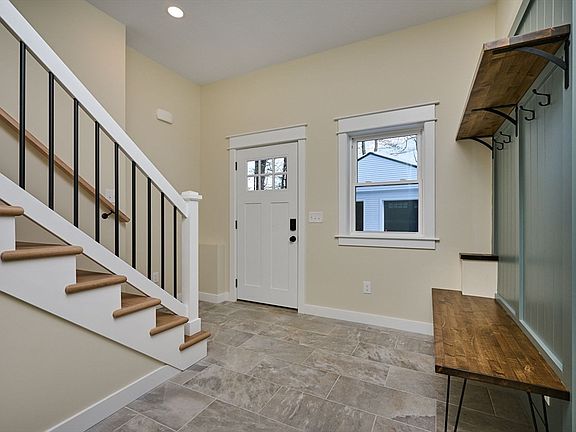 3rd image of 28 Cook Rd