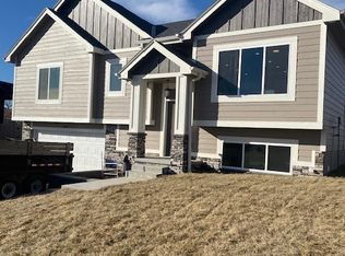 21516 Old Coach Rd, Elkhorn, NE 68022