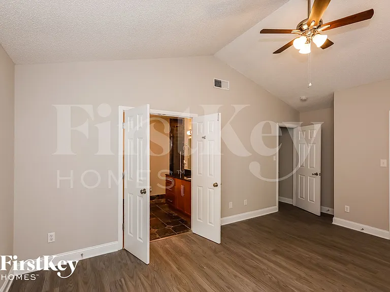 13835 Poppleton Ct — Photo 8