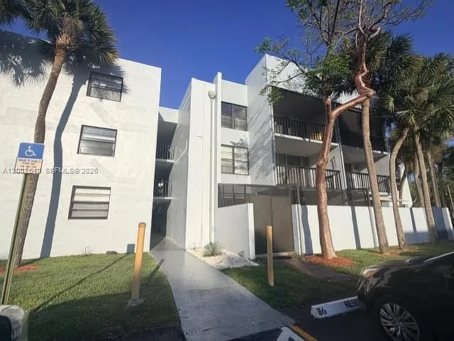 10825 SW 112th Ave #307 — Photo 10