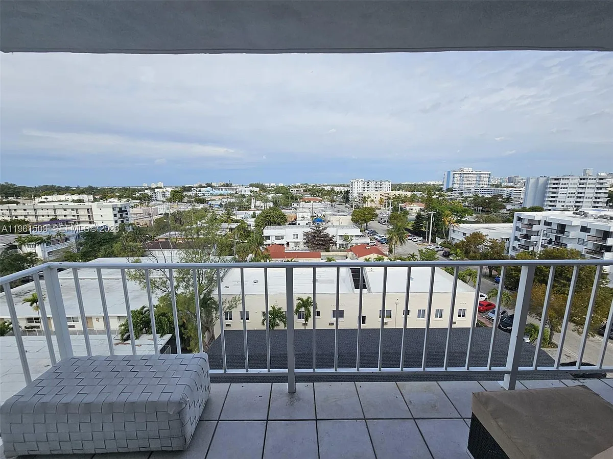 Building Photo - 6900 Bay Dr #8J