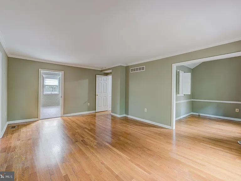 42 Ellsworth Dr — Photo 30
