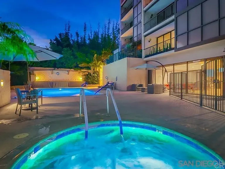 2500 Torrey Pines Rd #402 — Photo 19
