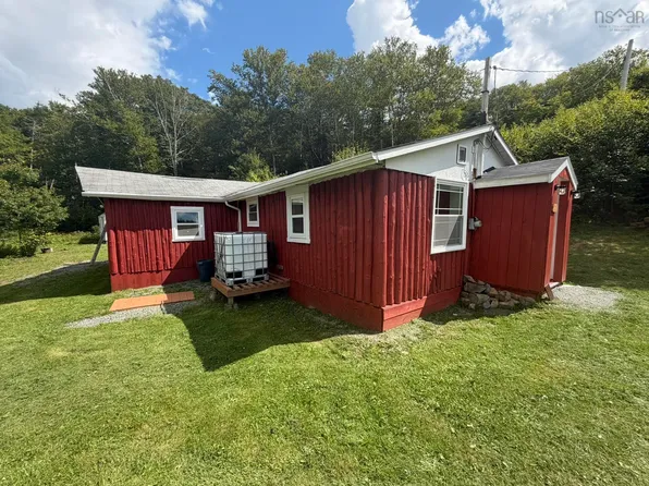 45 Lemmon Hill Rd, Halifax, NS B0N 2M0