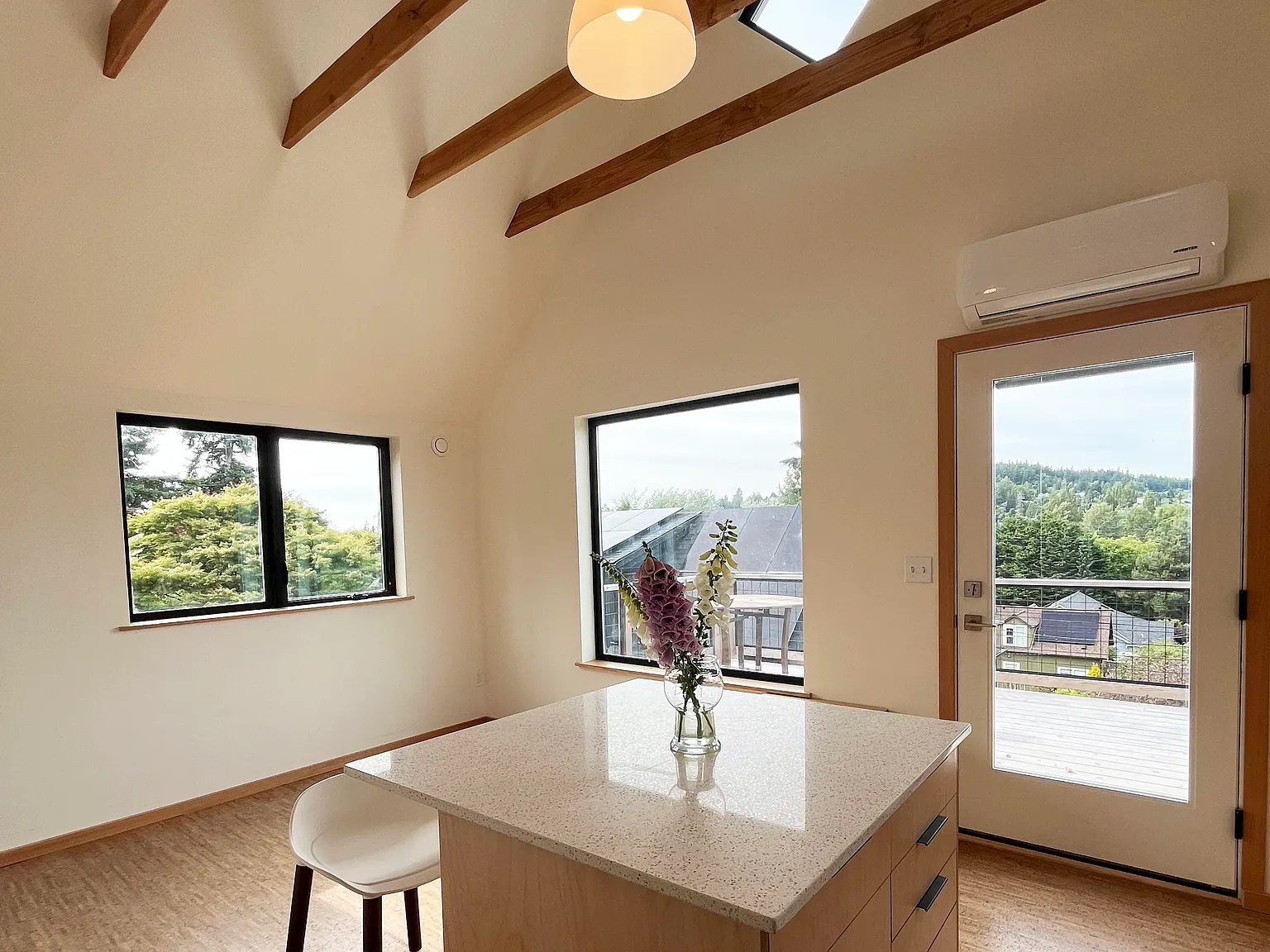 1 bed, 450 sqft, $2,150 — Photo 3