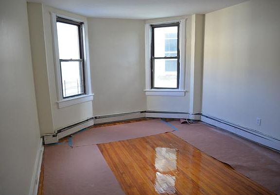 3rd image of 97 McLean Ave APT 2