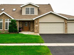 271 Spring Cove Dr, Beecher, IL 60401