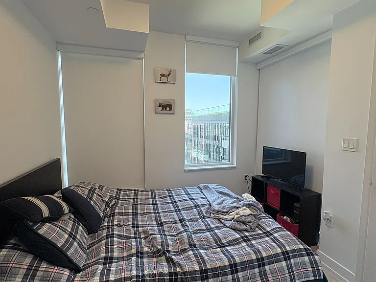 576 Front St W #1002 — Photo 14