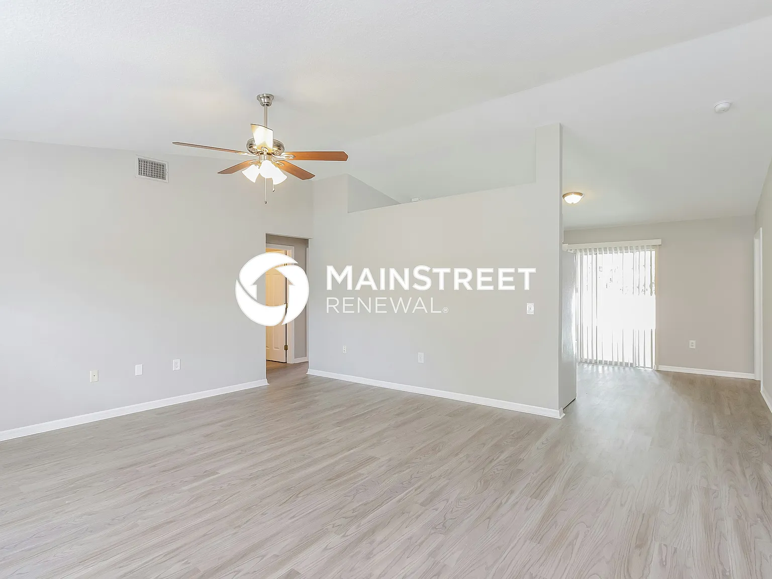 1762 S Chamberlain Blvd — Photo 2