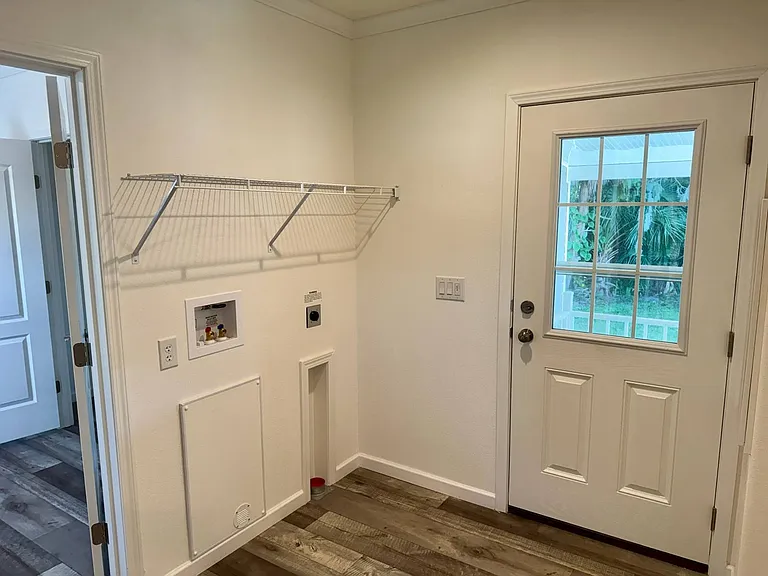 843 E Colonial Cir — Photo 17