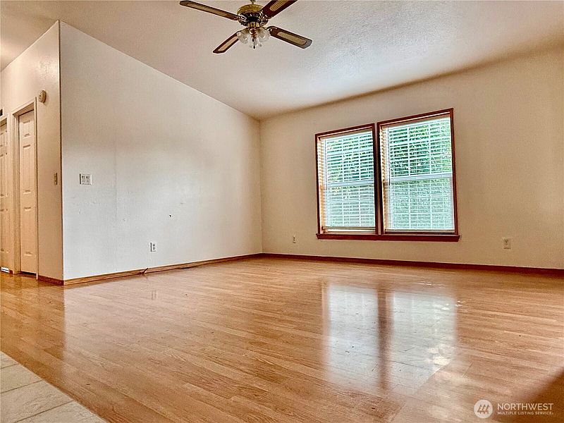 2nd image of 234 SE E Street