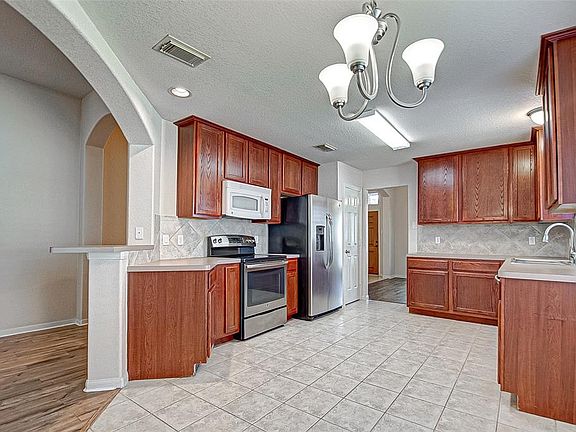 2nd image of 3306 Emerson Dr