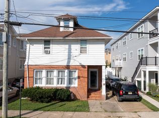 121 N Coolidge Ave, Margate, NJ 08402