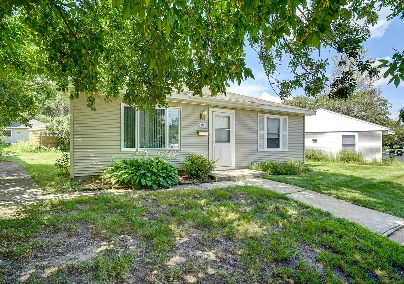 30 Day Minimum - Entire House, Deck, close to Hosp — Photo 3