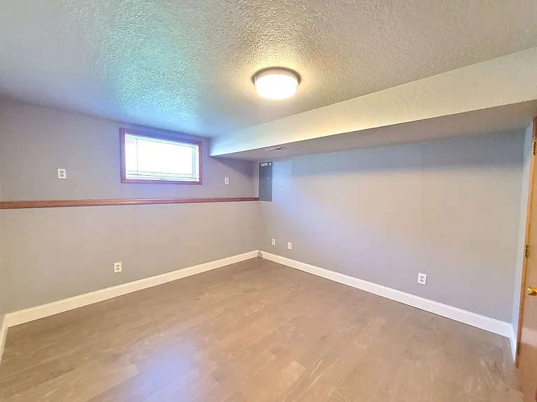3425 E 61st Ave — Photo 32