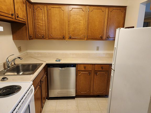 4th image of 200 S Ashland Ave #9
