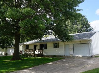 212 Newcastle Rd, Marshalltown, IA 50158