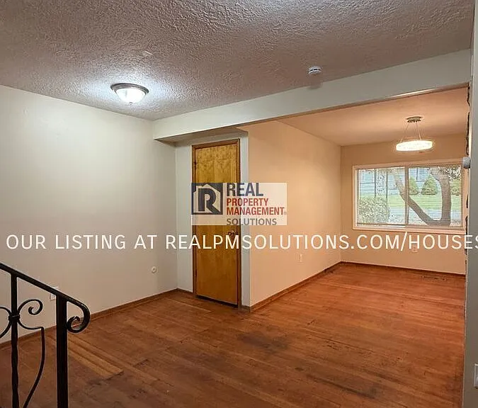 8927 SE Rhone St — Photo 23