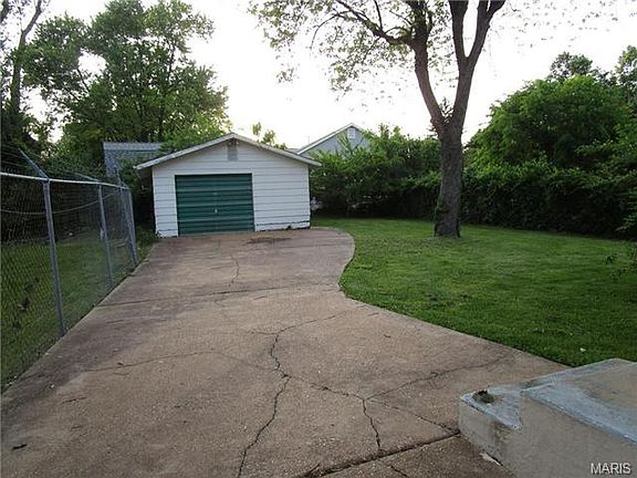 3rd image of 3125 Airway Ave