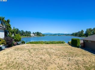 4058 NE Fairview Lake Way, Fairview, OR 97024