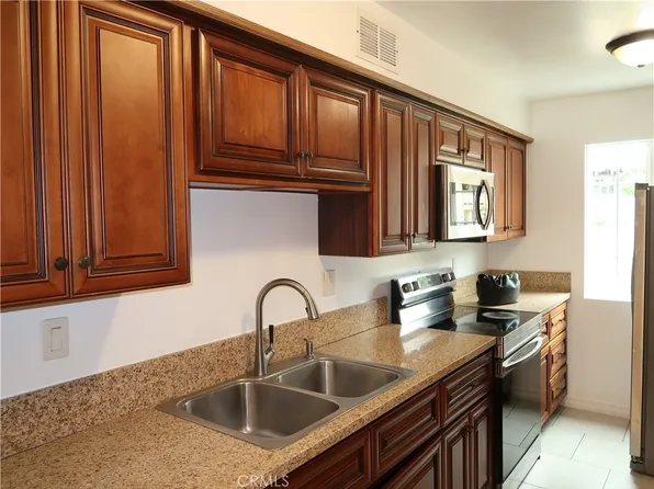 8055 Canby Ave Unit 5, Reseda, CA 91335