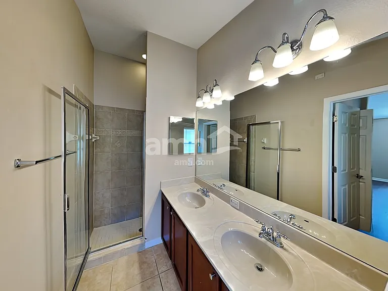2305 Lawrence Hall St — Photo 10