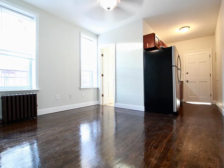 64th Pl — Photo 3