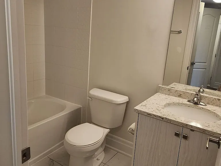17 Hashmi Pl #MAIN FLOOR — Photo 4
