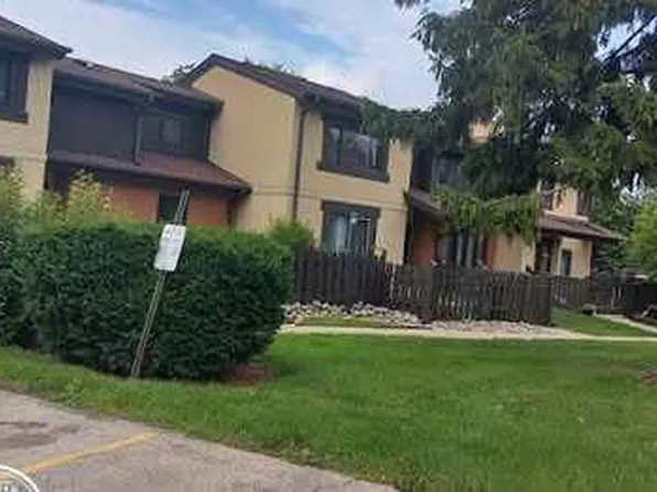 5278 Somerset LANE S S, Greenfield, WI 53221