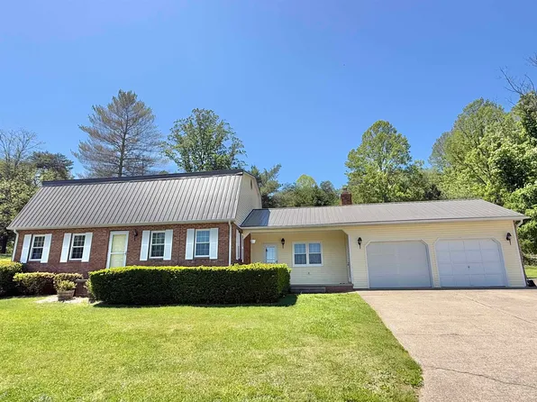 17 Varner Dr, Wayne, WV 25570