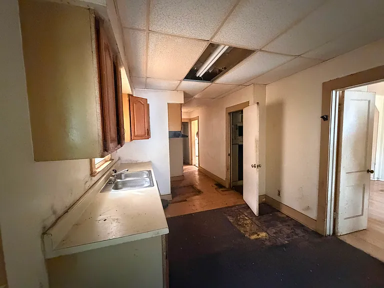 829 E McClure Ave — Photo 20