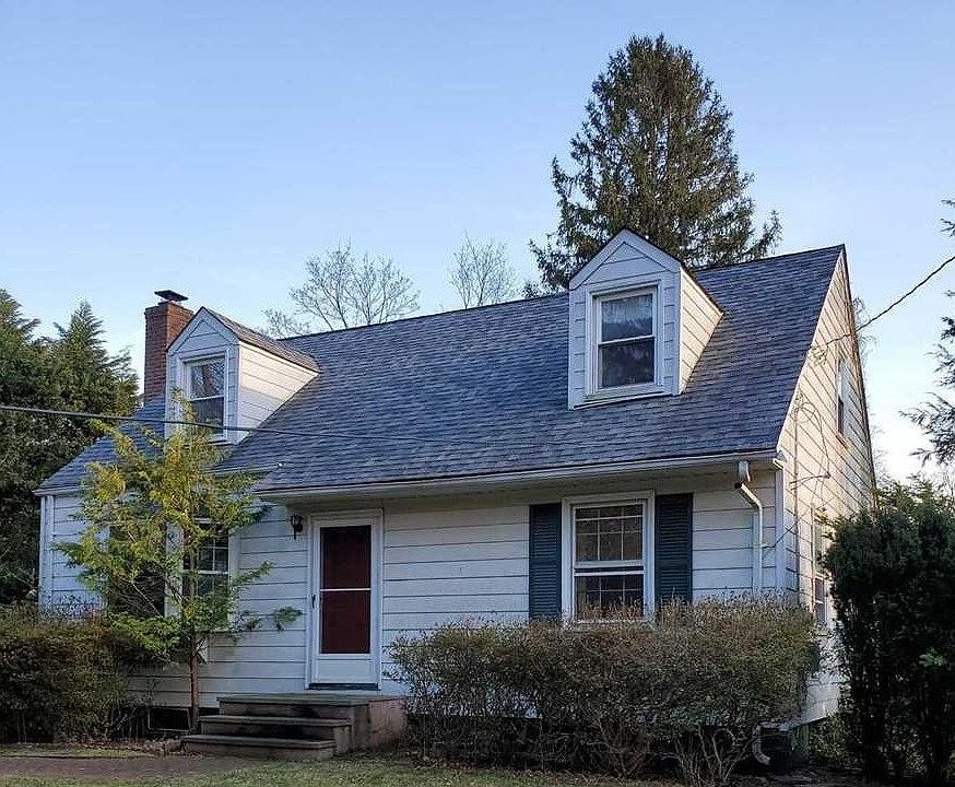 1st image of 90 Greenlawn Rd