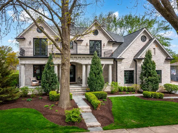 1017 Royal Bombay Ct, Naperville, IL 60563