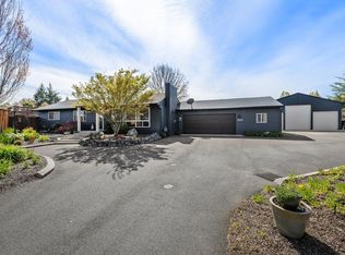 2558 Cedar Links Dr, Medford, OR