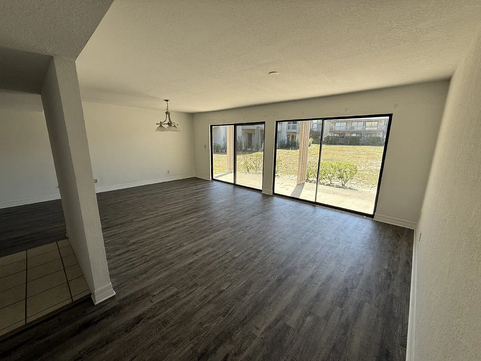 1 bed, 1.0 bath, 975 sqft, $1,100 — Photo 4