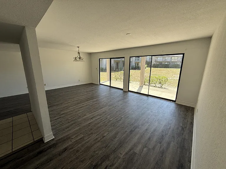 920 Tennis Way — Photo 4