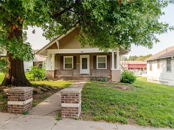905 Parallel St, Atchison, KS 66002