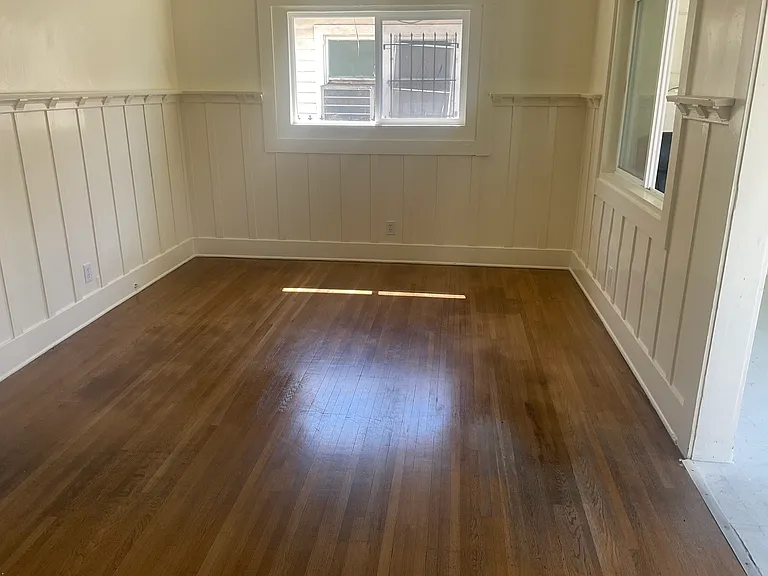 1412 W Jefferson Blvd — Photo 5