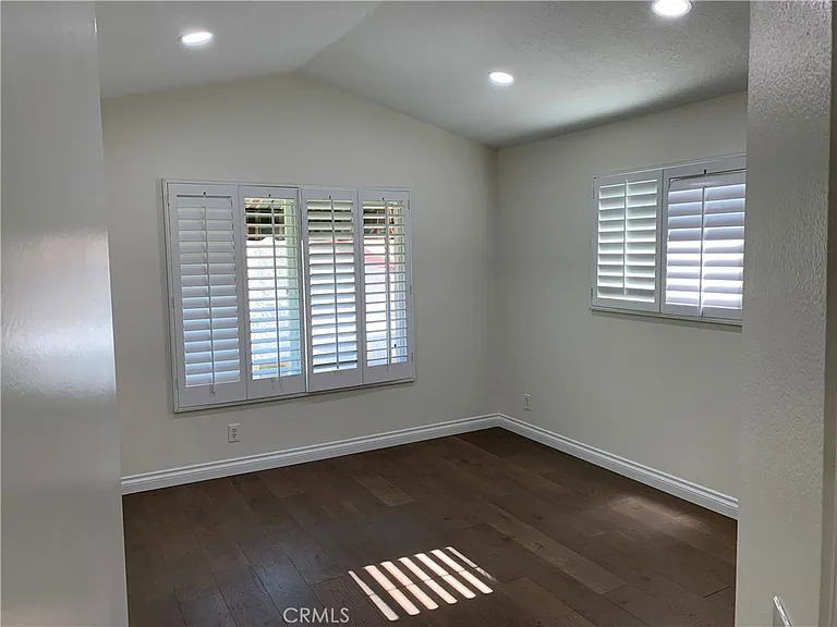 311 Stanford Ct — Photo 11