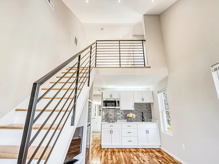 10237 Stratford Ave #B — Photo 14
